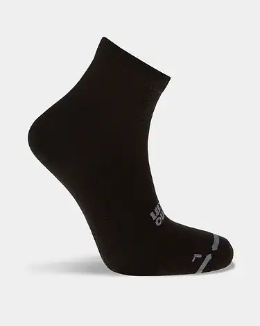 High-performance black running socks designed for athletes, offering enhanced support, moisture-wicking, and comfort for optimal running experiences.