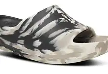 Close-up of Women's OOahh PLUS Slide Sandal in Marbled Nomad design, showcasing comfort and style for active women.