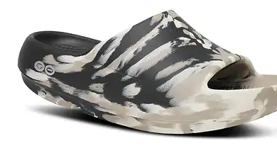 Close-up of Women's OOahh PLUS Slide Sandal in Marbled Nomad design, showcasing comfort and style for active women.